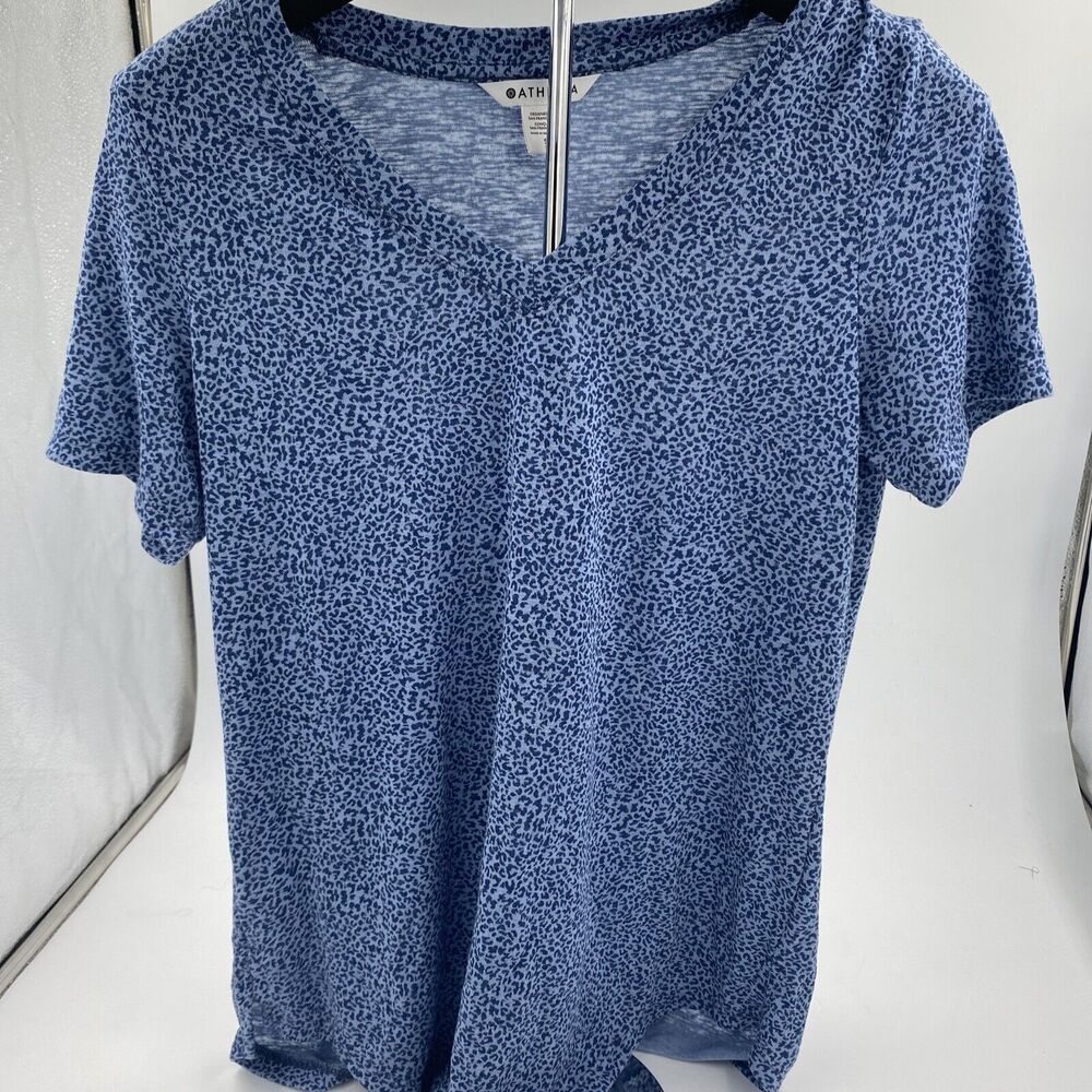 Athleta Breezy v neck tee micro cheetah blue size S